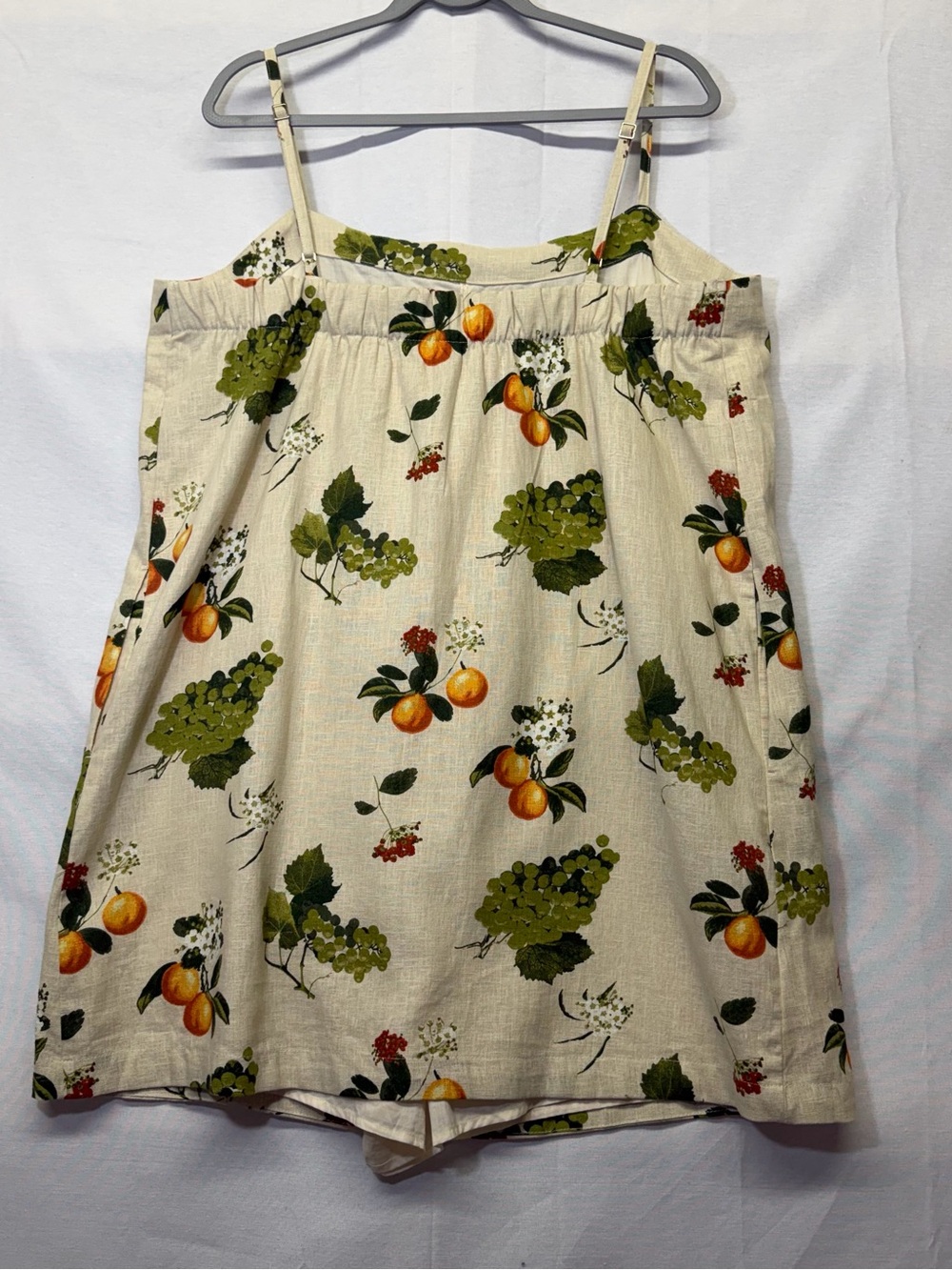 Abercrombie & Fitch Linen Blend Button Skort in a tan fruit pattern.XLT - Picture 7 of 10